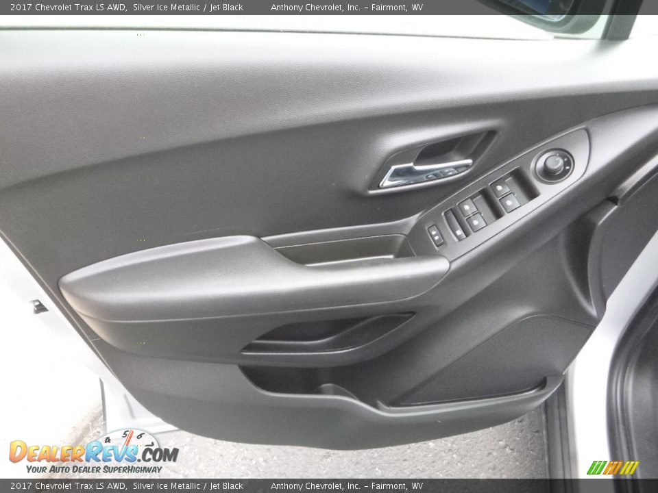 2017 Chevrolet Trax LS AWD Silver Ice Metallic / Jet Black Photo #13