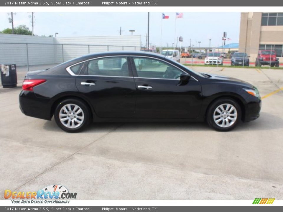 2017 Nissan Altima 2.5 S Super Black / Charcoal Photo #10