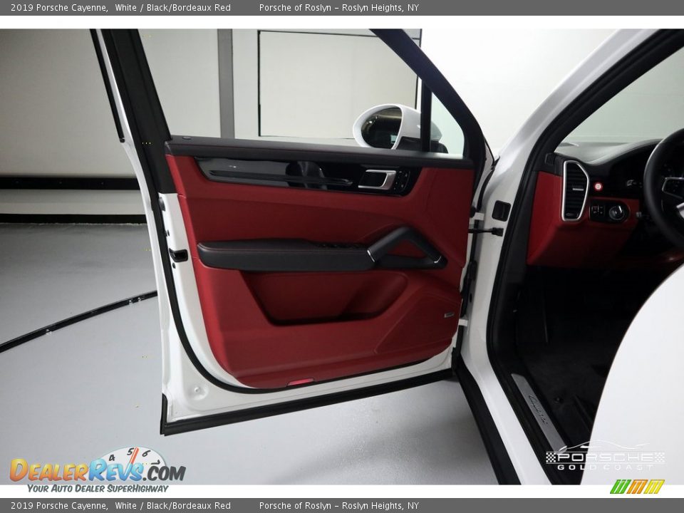 2019 Porsche Cayenne White / Black/Bordeaux Red Photo #13