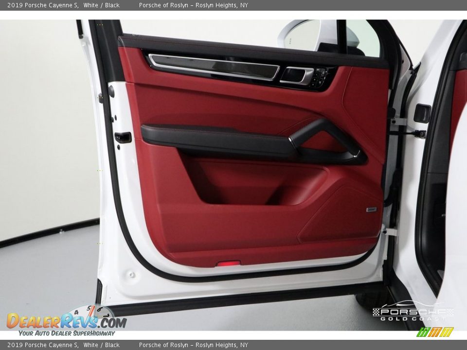 2019 Porsche Cayenne S White / Black Photo #13