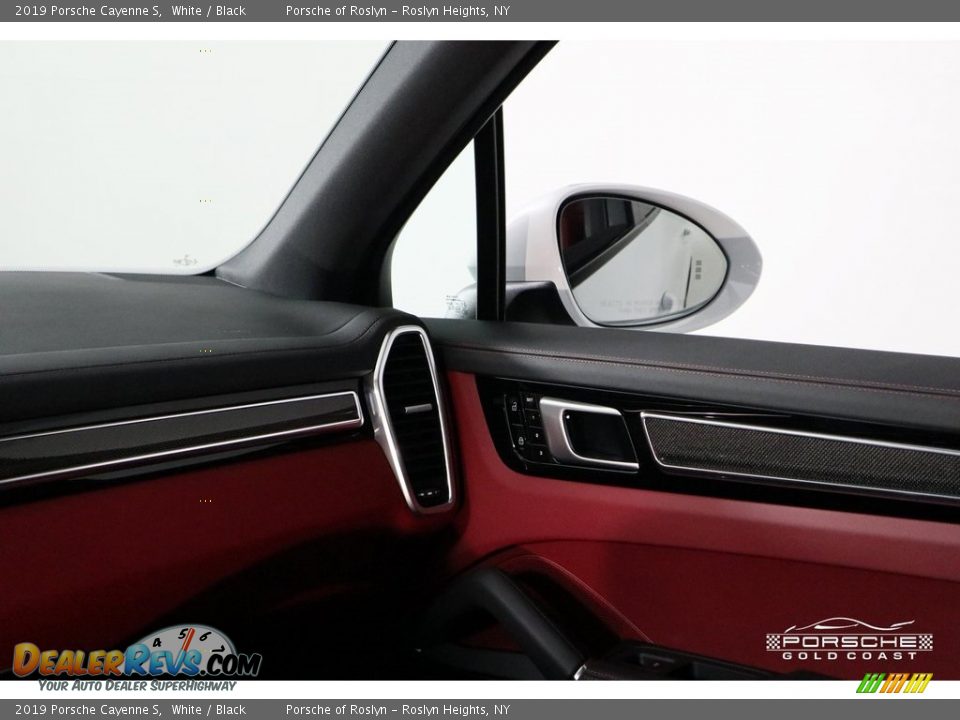 2019 Porsche Cayenne S White / Black Photo #18
