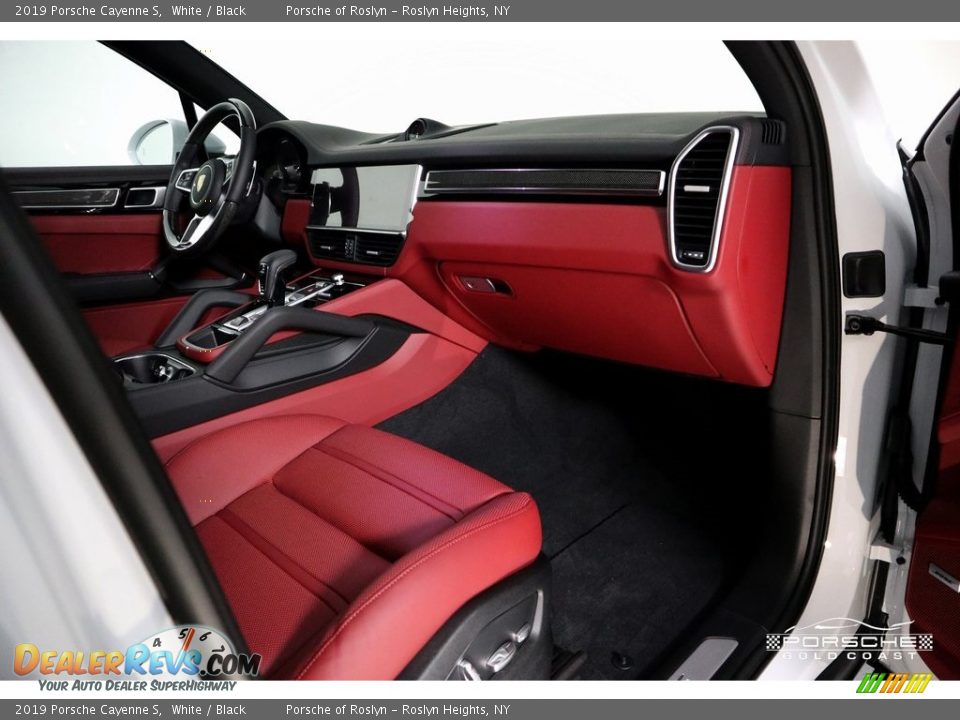 2019 Porsche Cayenne S White / Black Photo #26