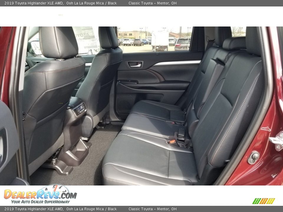 2019 Toyota Highlander XLE AWD Ooh La La Rouge Mica / Black Photo #3