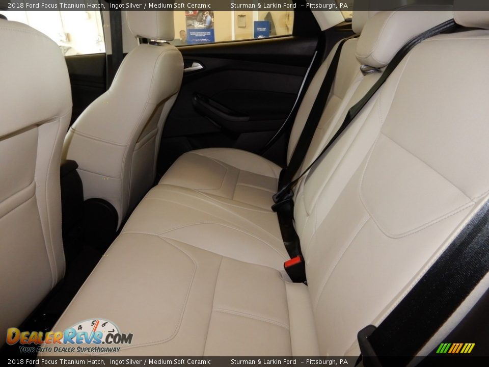2018 Ford Focus Titanium Hatch Ingot Silver / Medium Soft Ceramic Photo #16