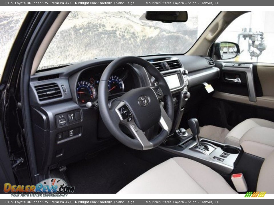 2019 Toyota 4Runner SR5 Premium 4x4 Midnight Black metallic / Sand Beige Photo #5