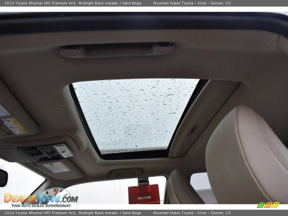 2019 Toyota 4Runner SR5 Premium 4x4 Midnight Black metallic / Sand Beige Photo #8