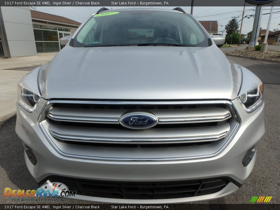 2017 Ford Escape SE 4WD Ingot Silver / Charcoal Black Photo #2