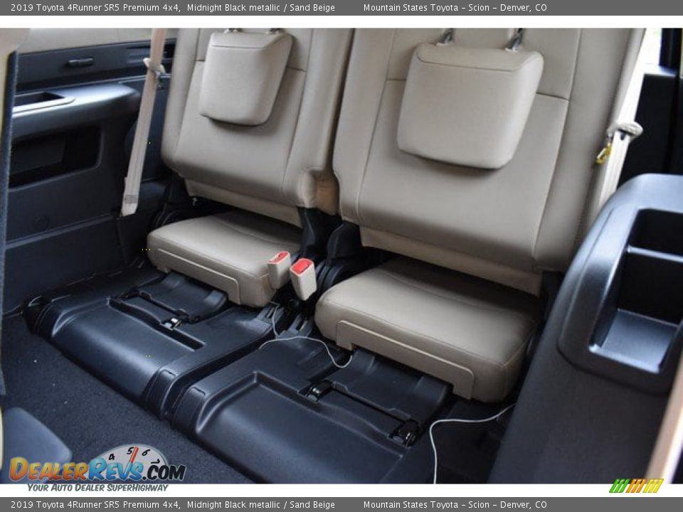 2019 Toyota 4Runner SR5 Premium 4x4 Midnight Black metallic / Sand Beige Photo #11