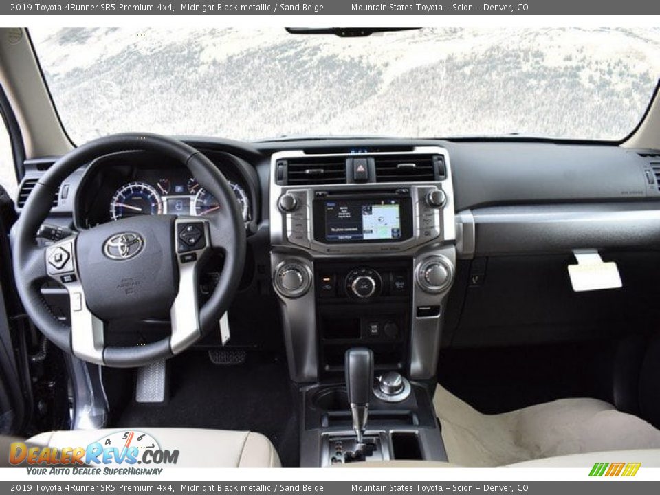 2019 Toyota 4Runner SR5 Premium 4x4 Midnight Black metallic / Sand Beige Photo #7