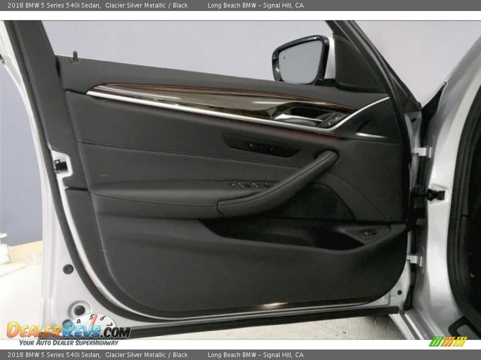 2018 BMW 5 Series 540i Sedan Glacier Silver Metallic / Black Photo #21