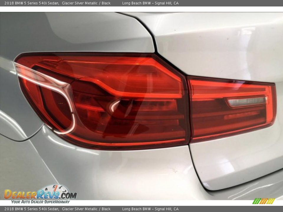 2018 BMW 5 Series 540i Sedan Glacier Silver Metallic / Black Photo #22