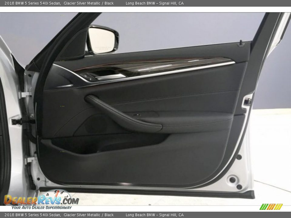 2018 BMW 5 Series 540i Sedan Glacier Silver Metallic / Black Photo #26