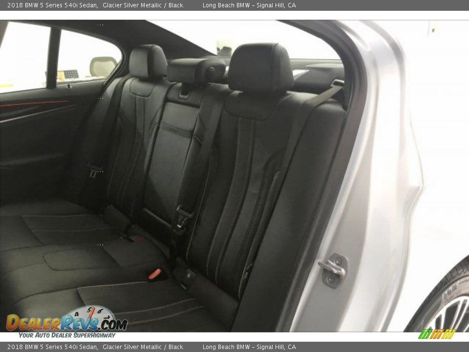 2018 BMW 5 Series 540i Sedan Glacier Silver Metallic / Black Photo #33