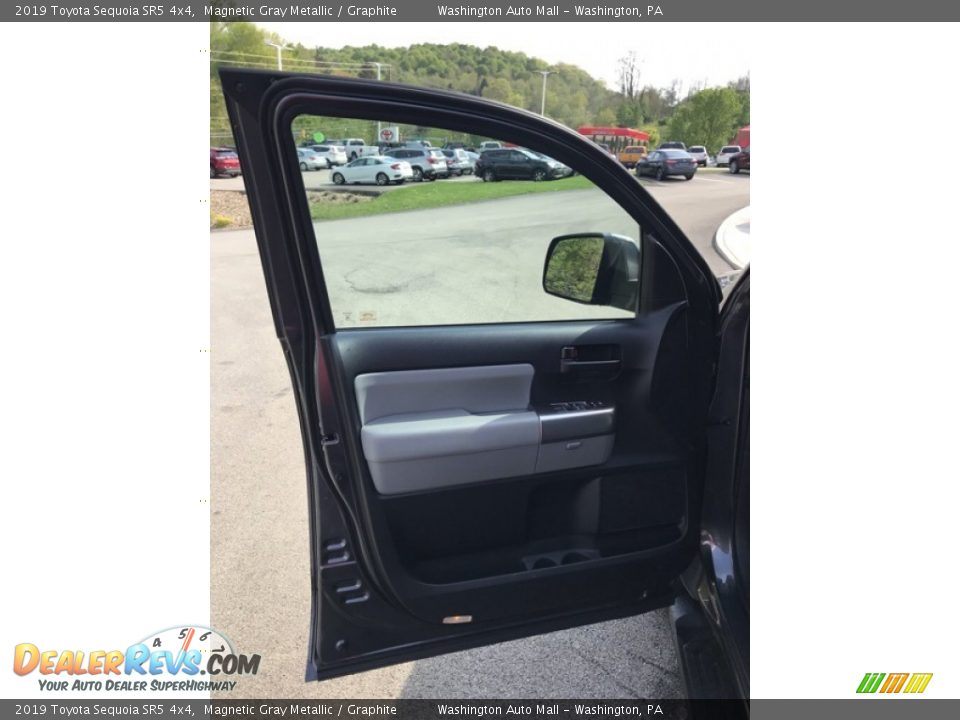 2019 Toyota Sequoia SR5 4x4 Magnetic Gray Metallic / Graphite Photo #8