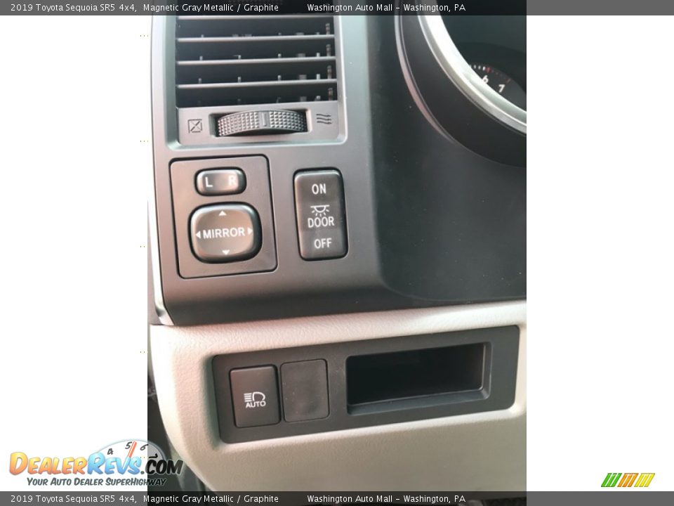 2019 Toyota Sequoia SR5 4x4 Magnetic Gray Metallic / Graphite Photo #10