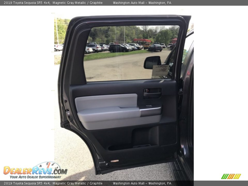 2019 Toyota Sequoia SR5 4x4 Magnetic Gray Metallic / Graphite Photo #16