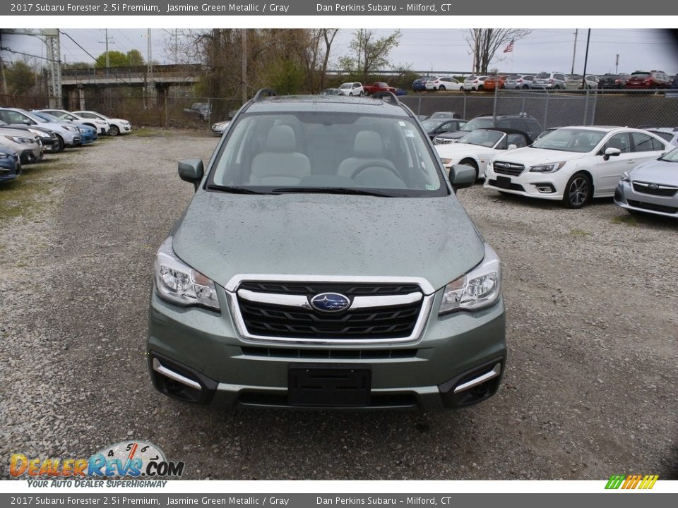 2017 Subaru Forester 2.5i Premium Jasmine Green Metallic / Gray Photo #2