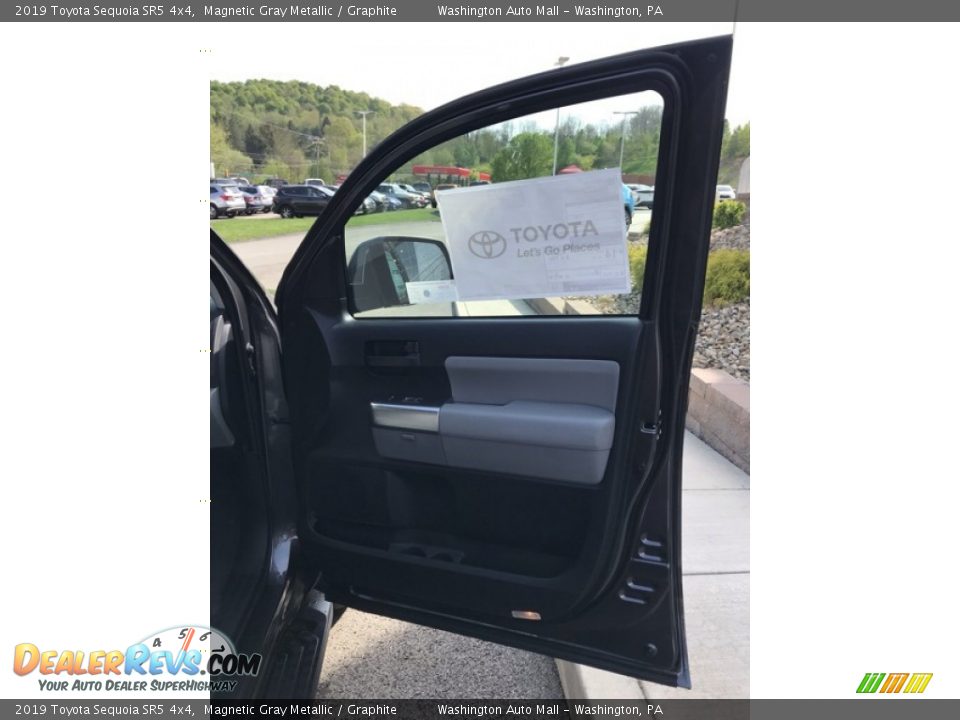 2019 Toyota Sequoia SR5 4x4 Magnetic Gray Metallic / Graphite Photo #28