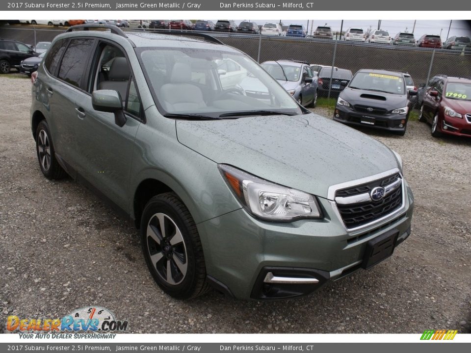 2017 Subaru Forester 2.5i Premium Jasmine Green Metallic / Gray Photo #3