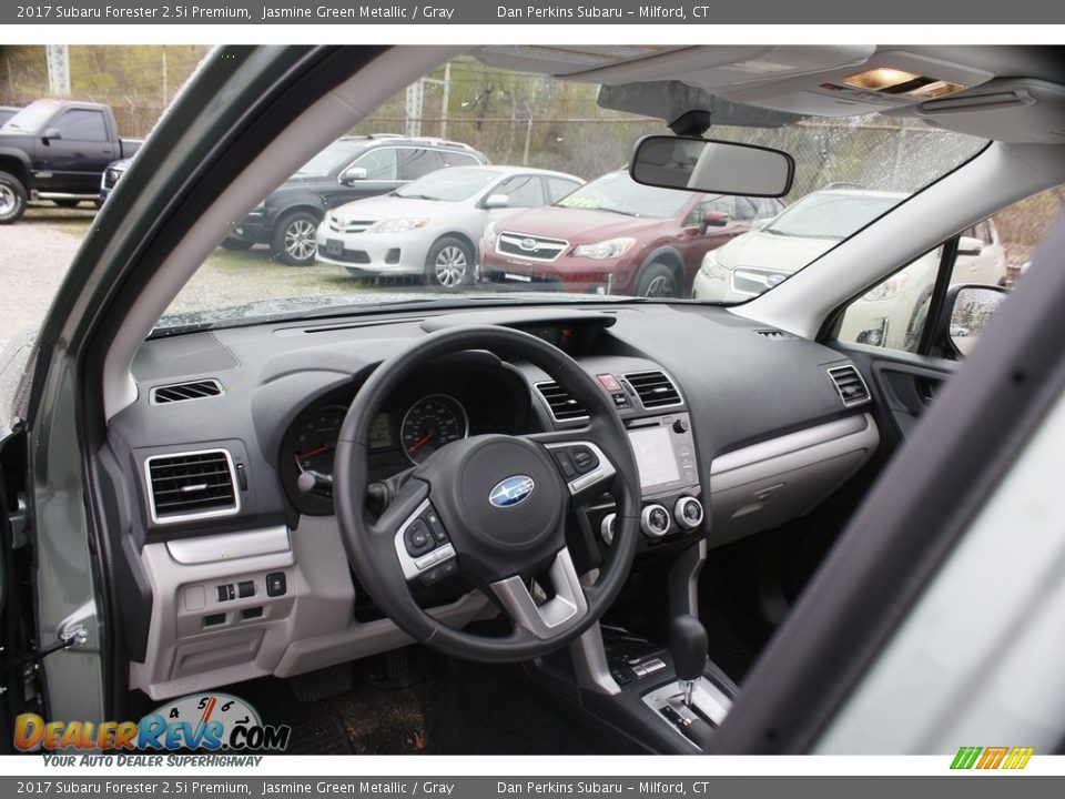 2017 Subaru Forester 2.5i Premium Jasmine Green Metallic / Gray Photo #10