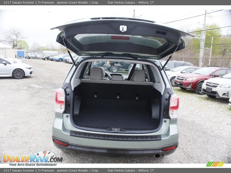 2017 Subaru Forester 2.5i Premium Jasmine Green Metallic / Gray Photo #14