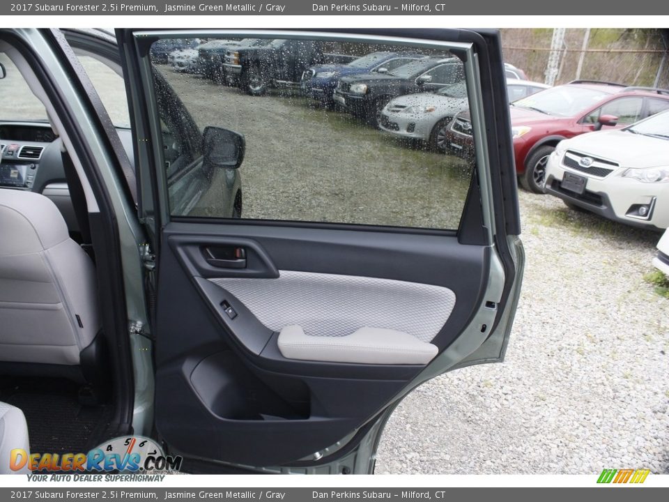 2017 Subaru Forester 2.5i Premium Jasmine Green Metallic / Gray Photo #15
