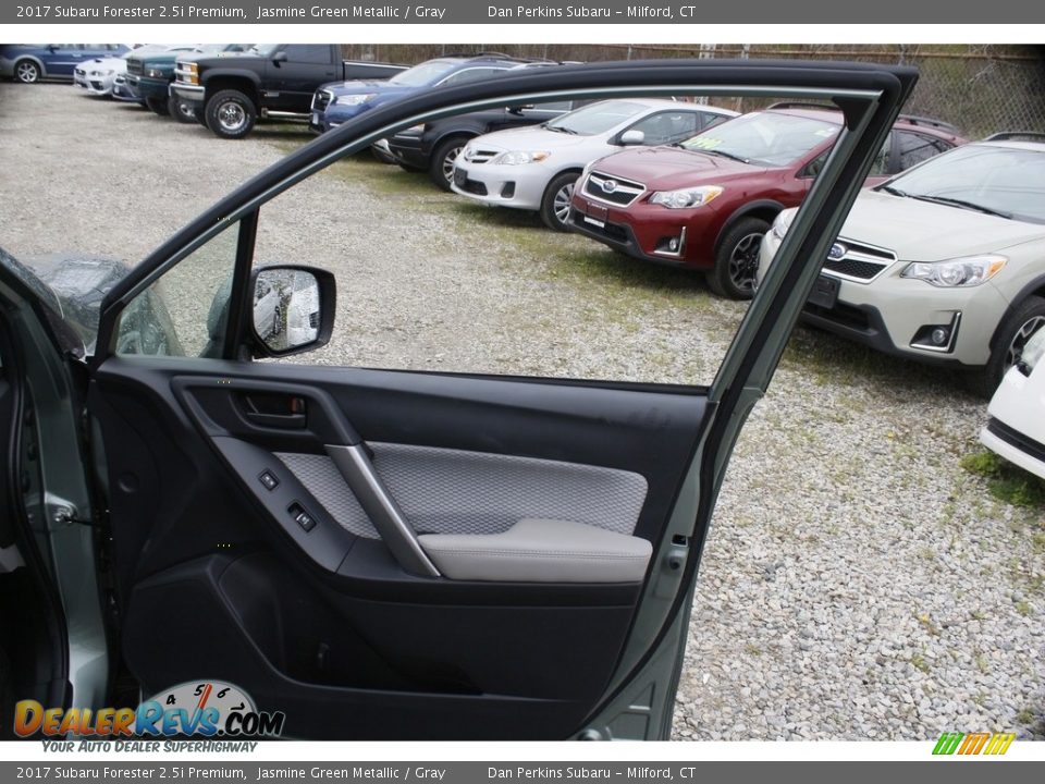 2017 Subaru Forester 2.5i Premium Jasmine Green Metallic / Gray Photo #17
