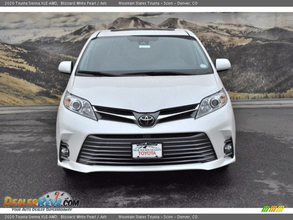 2020 Toyota Sienna XLE AWD Blizzard White Pearl / Ash Photo #2