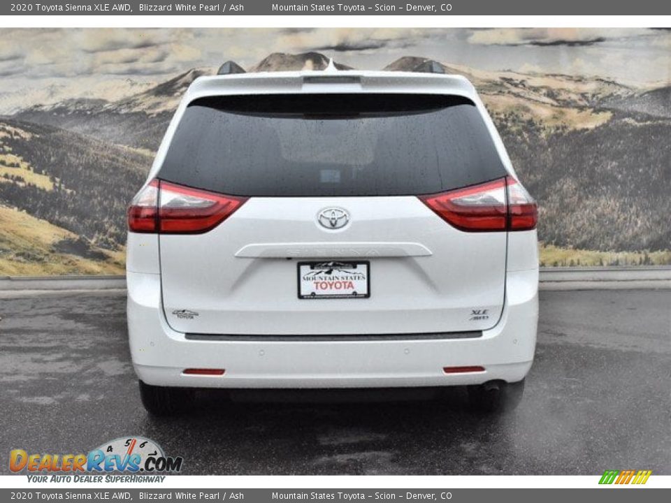 2020 Toyota Sienna XLE AWD Blizzard White Pearl / Ash Photo #4