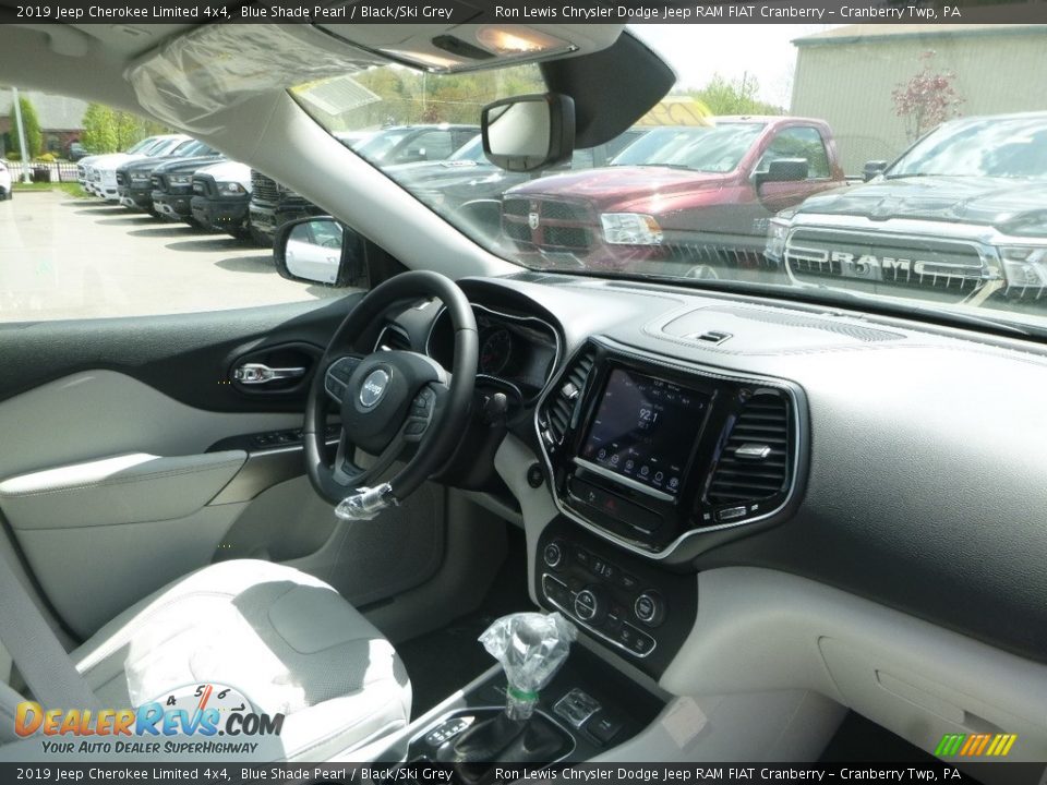 2019 Jeep Cherokee Limited 4x4 Blue Shade Pearl / Black/Ski Grey Photo #11