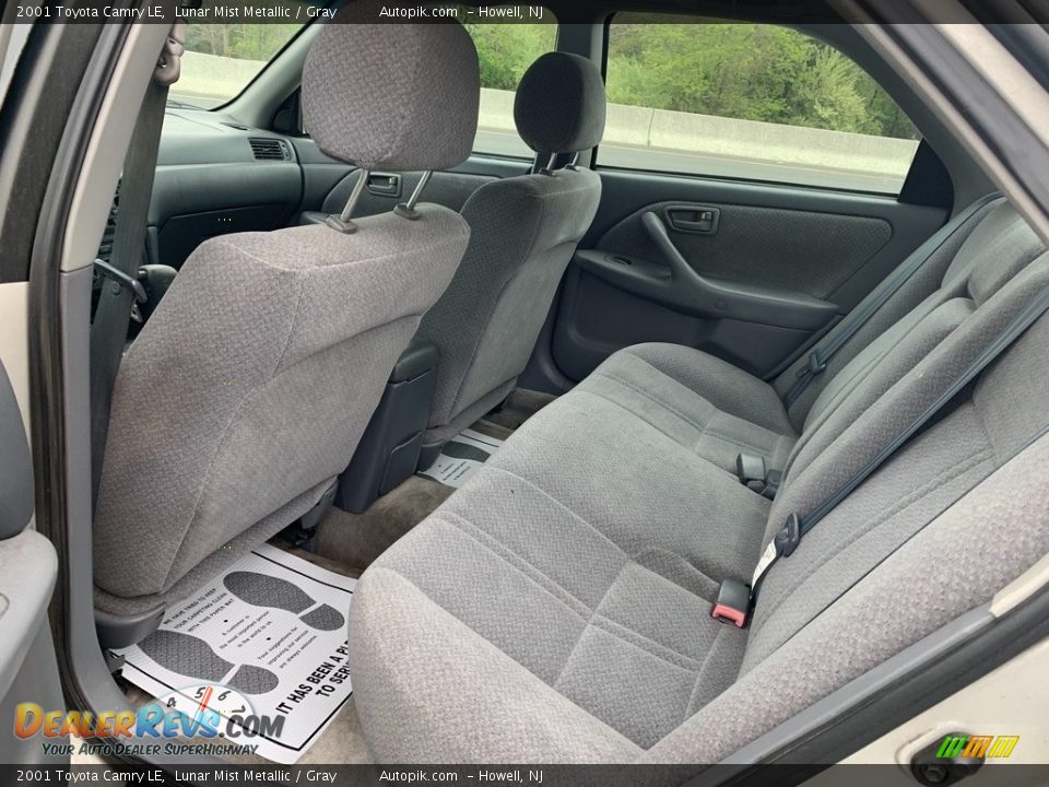 2001 Toyota Camry LE Lunar Mist Metallic / Gray Photo #10