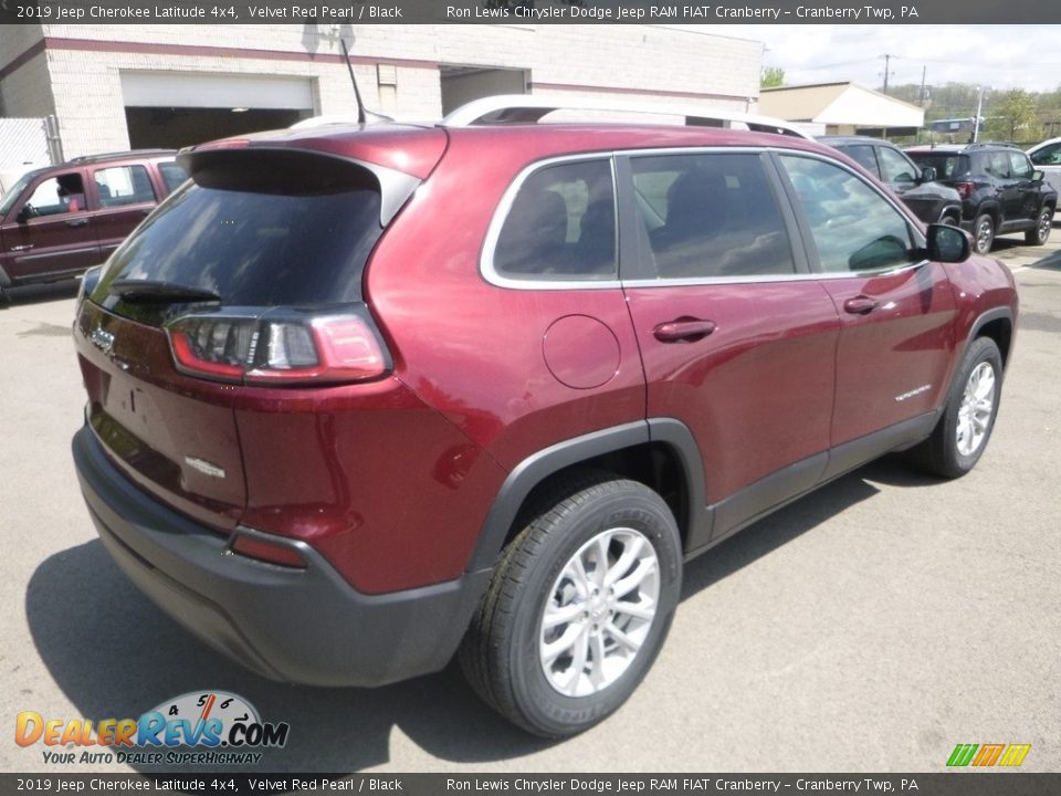 2019 Jeep Cherokee Latitude 4x4 Velvet Red Pearl / Black Photo #6