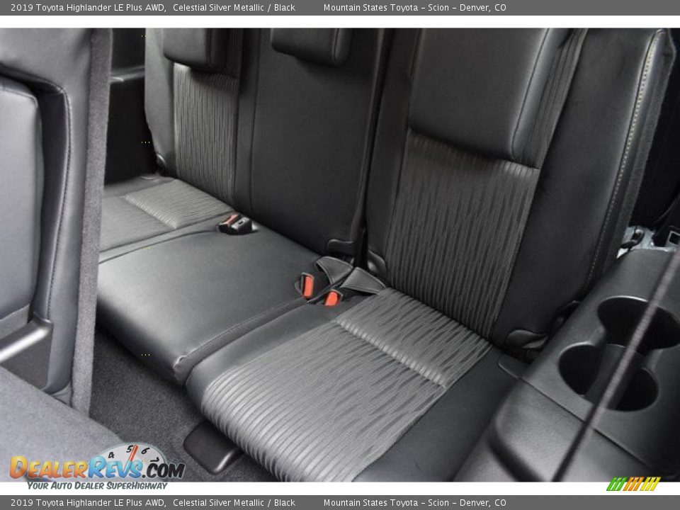2019 Toyota Highlander LE Plus AWD Celestial Silver Metallic / Black Photo #10