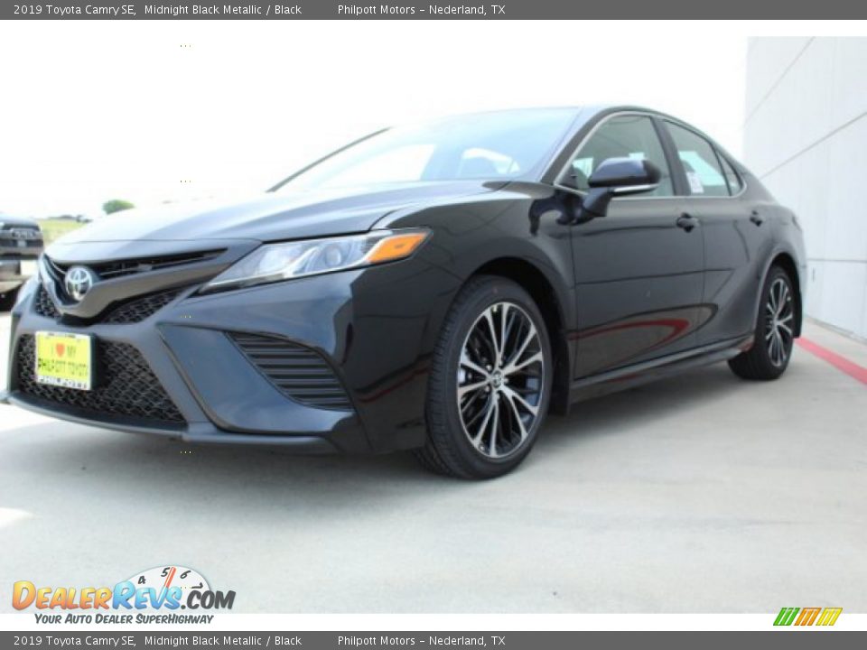 2019 Toyota Camry SE Midnight Black Metallic / Black Photo #4