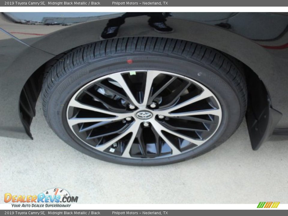 2019 Toyota Camry SE Midnight Black Metallic / Black Photo #5