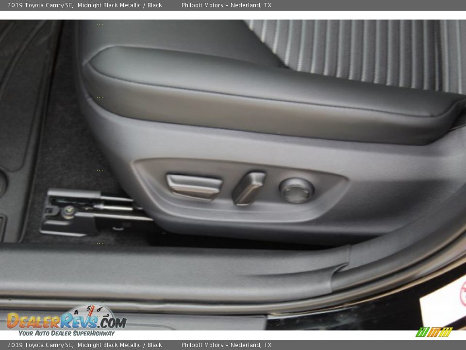 2019 Toyota Camry SE Midnight Black Metallic / Black Photo #11