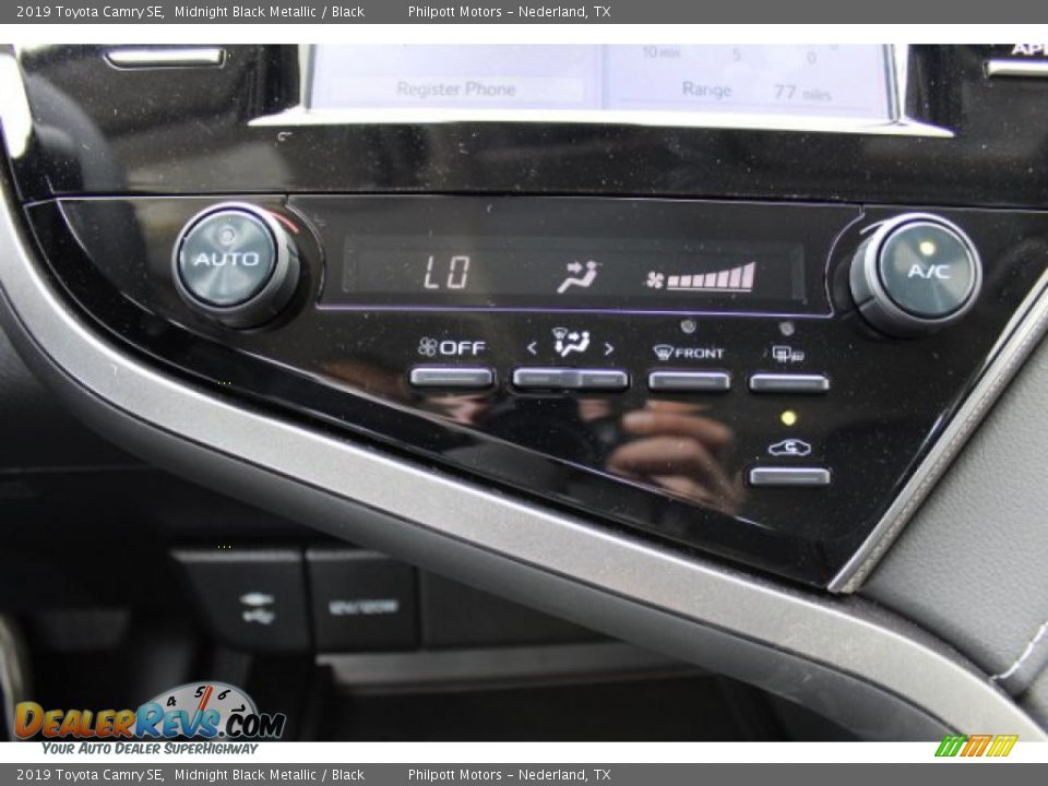 2019 Toyota Camry SE Midnight Black Metallic / Black Photo #13