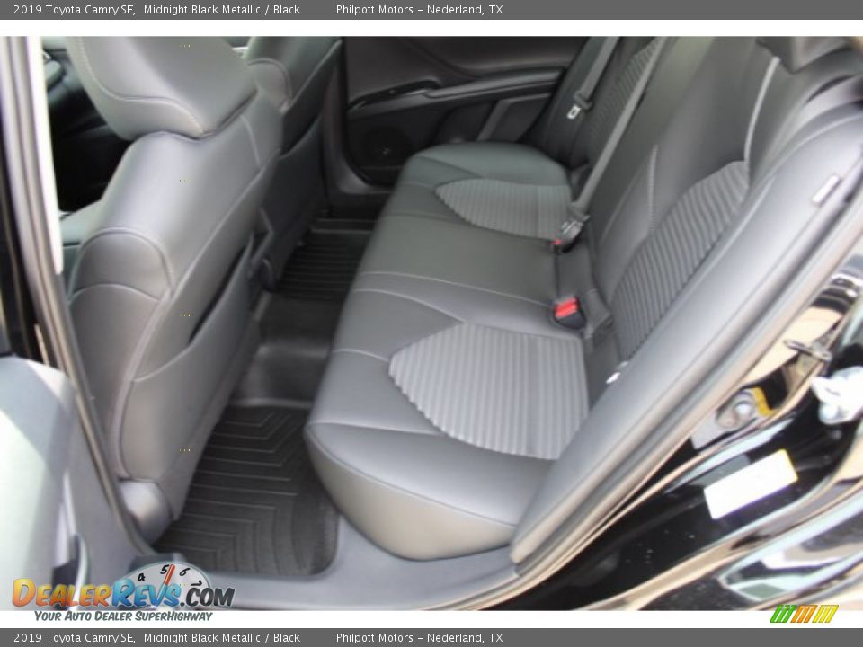 2019 Toyota Camry SE Midnight Black Metallic / Black Photo #18