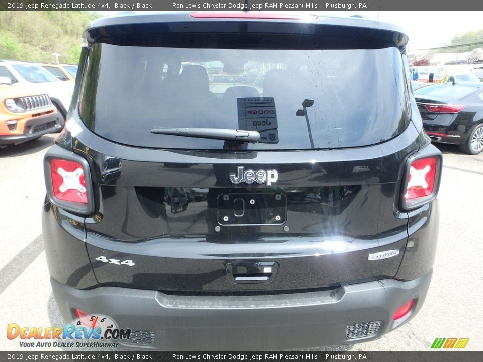 2019 Jeep Renegade Latitude 4x4 Black / Black Photo #4