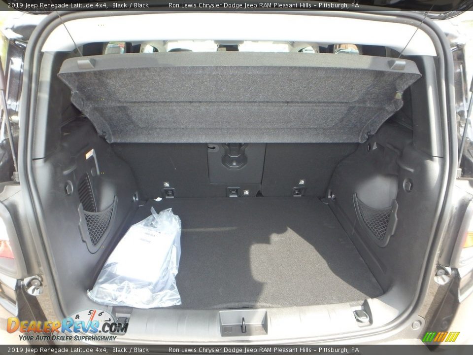 2019 Jeep Renegade Latitude 4x4 Black / Black Photo #5