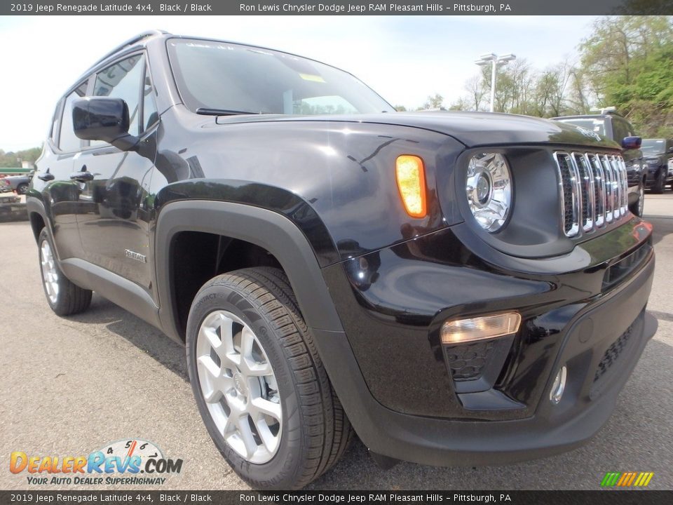 2019 Jeep Renegade Latitude 4x4 Black / Black Photo #8