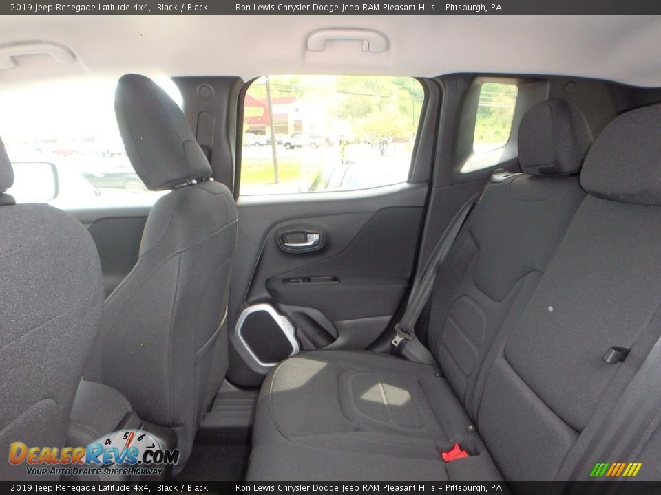 2019 Jeep Renegade Latitude 4x4 Black / Black Photo #12