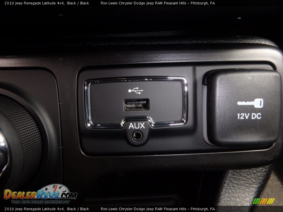 2019 Jeep Renegade Latitude 4x4 Black / Black Photo #19