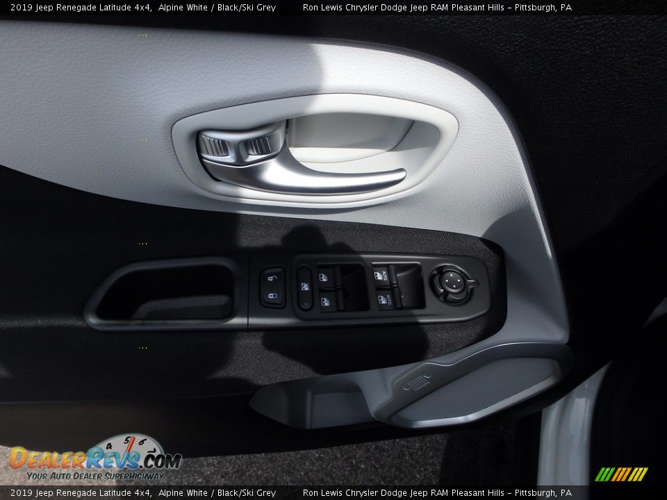 2019 Jeep Renegade Latitude 4x4 Alpine White / Black/Ski Grey Photo #14
