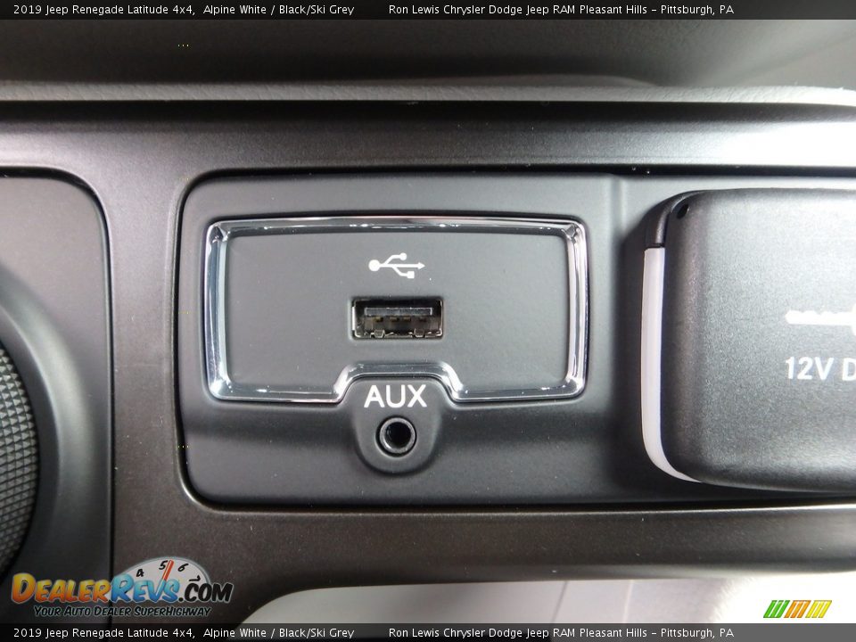 2019 Jeep Renegade Latitude 4x4 Alpine White / Black/Ski Grey Photo #19