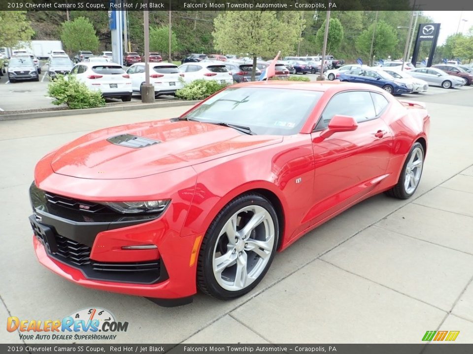 Front 3/4 View of 2019 Chevrolet Camaro SS Coupe Photo #6