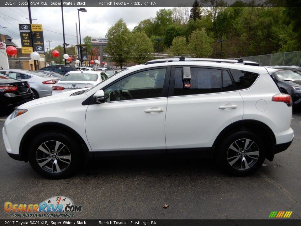 2017 Toyota RAV4 XLE Super White / Black Photo #4