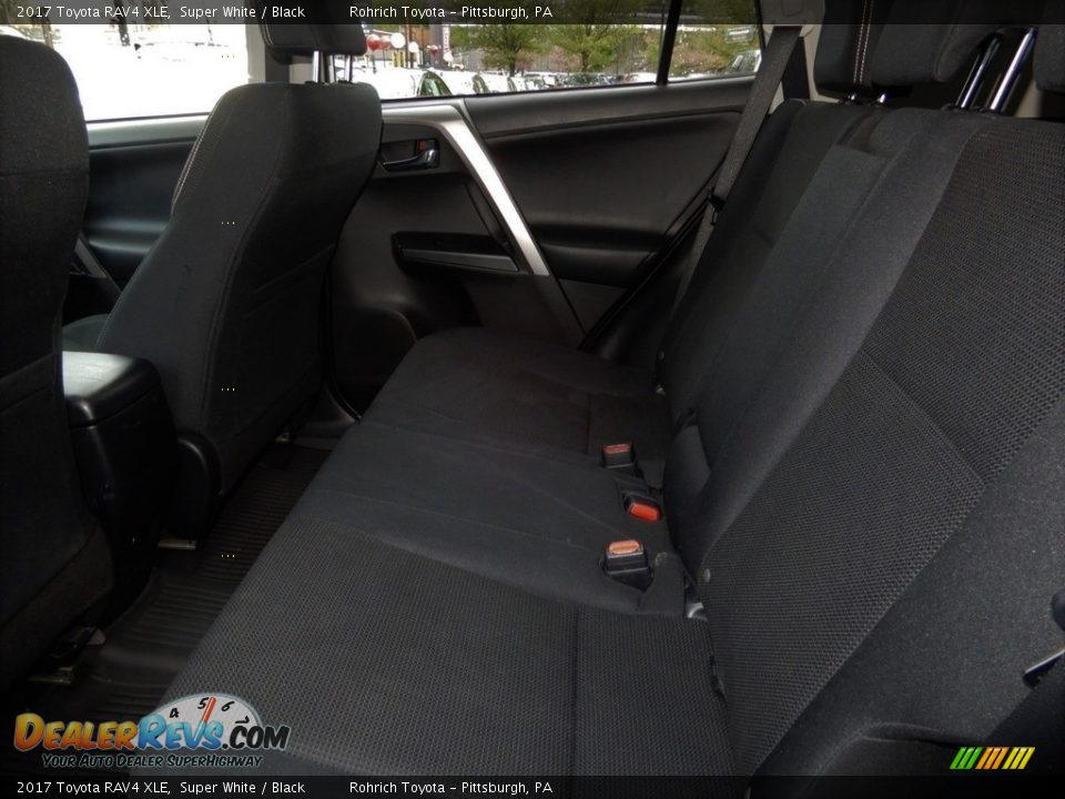 2017 Toyota RAV4 XLE Super White / Black Photo #7