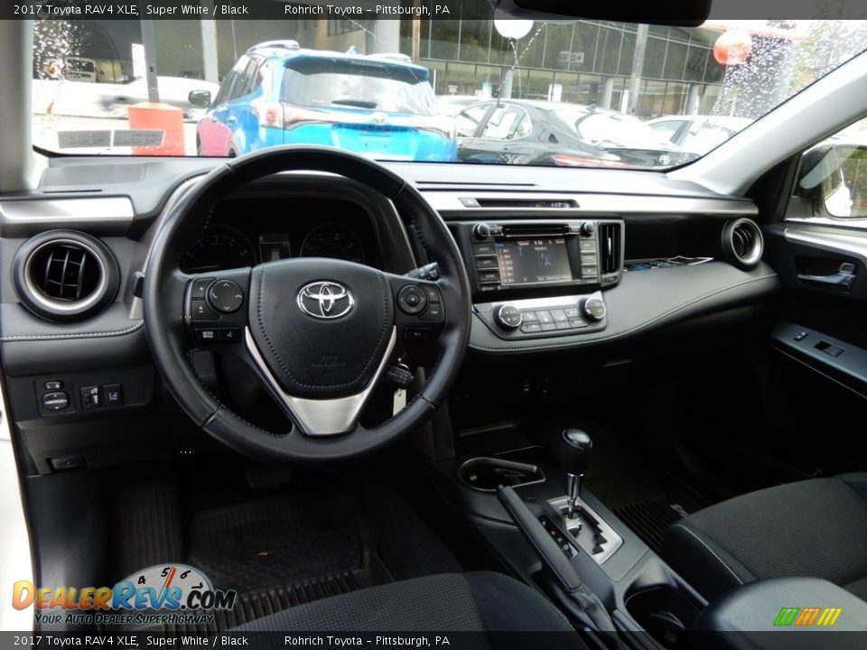 2017 Toyota RAV4 XLE Super White / Black Photo #8