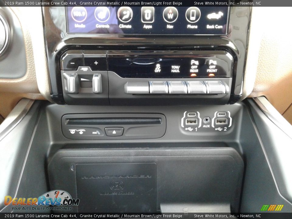 2019 Ram 1500 Laramie Crew Cab 4x4 Granite Crystal Metallic / Mountain Brown/Light Frost Beige Photo #31